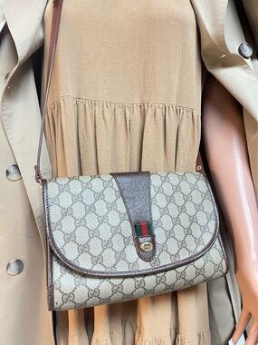 Authentic vintage Gucci web sherry line crossbody bag 89.01.030